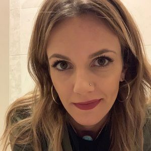 Meet your Posher, Leigh